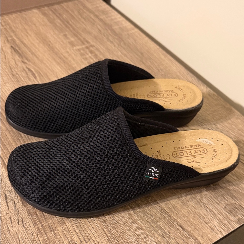 Black Mesh Mule Clogs